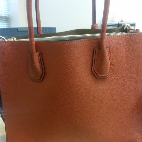 Michael Kors purse - Picture 2 of 4